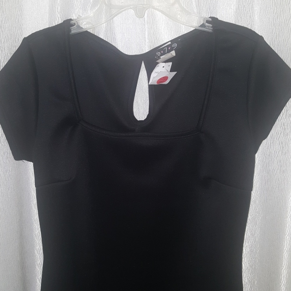 Dress - Picture 2 of 4